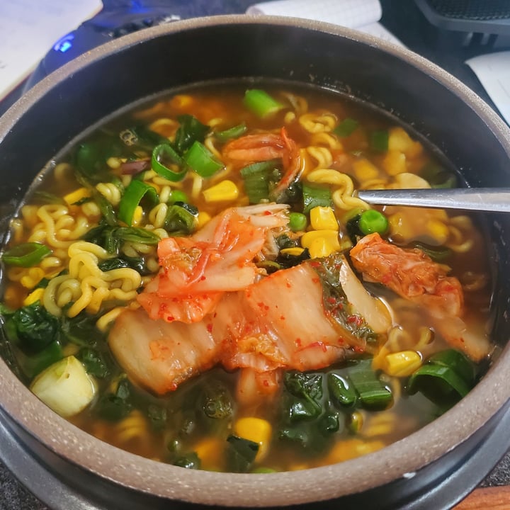 the Han Kitchen Pocha Ramyun Review abillion