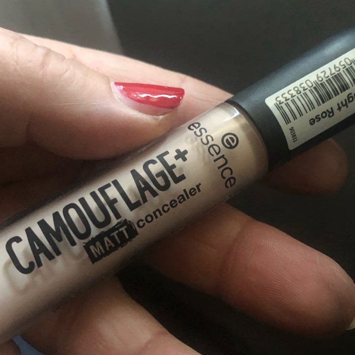 photo of Essence  Camouflage Matt Concealer 10 Light Rose shared by @estella0571 on  07 Nov 2022 - review