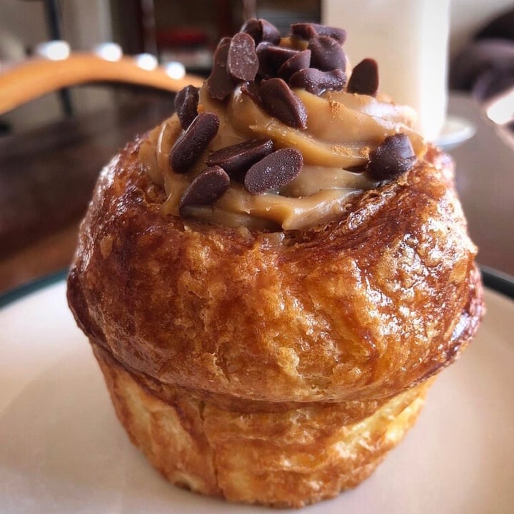photo of Dolce Bakery Cruffin shared by @capetownvegan on  16 Jul 2020 - review