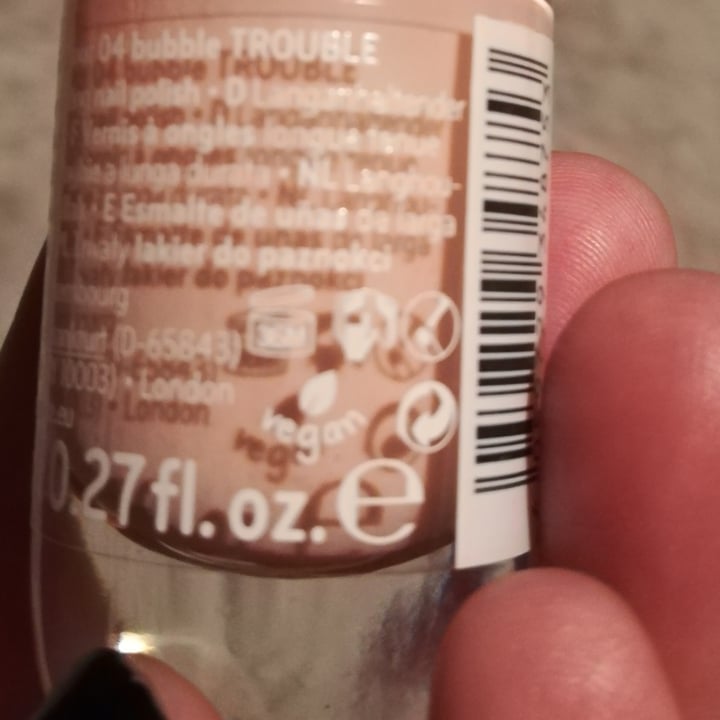 photo of Essence  Gel Nail Bubble Trouble shared by @helgaoliveira on  13 Sep 2022 - review