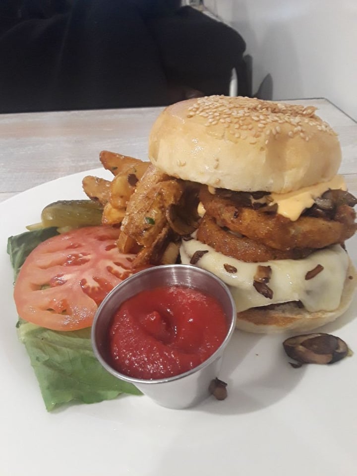review photo of Candle Cafe Seitan & Mushroom Burger shared by @jayjay on 19 Nov 2018 - review