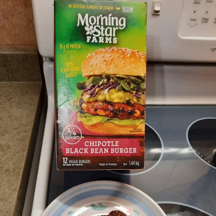 photo of MorningStar Farms Chipotle Black Bean Burgers shared by @leo on  26 Jun 2021 - review
