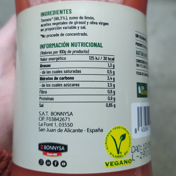 review photo of Bonnysa Zumo De Tomate shared by @oscarotin on 03 May 2022 - review