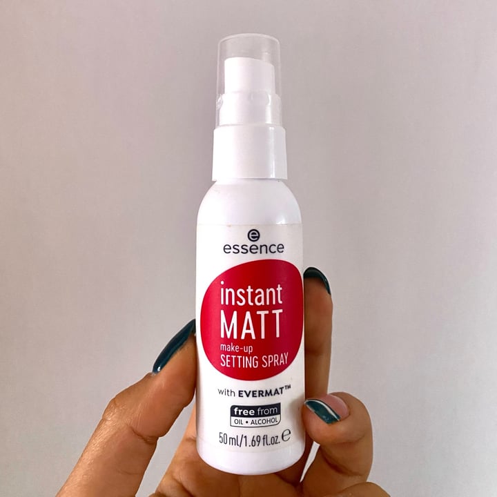 review photo of Essence instant matt make up setting spray shared by @laleto on 31 Mar 2022 - review