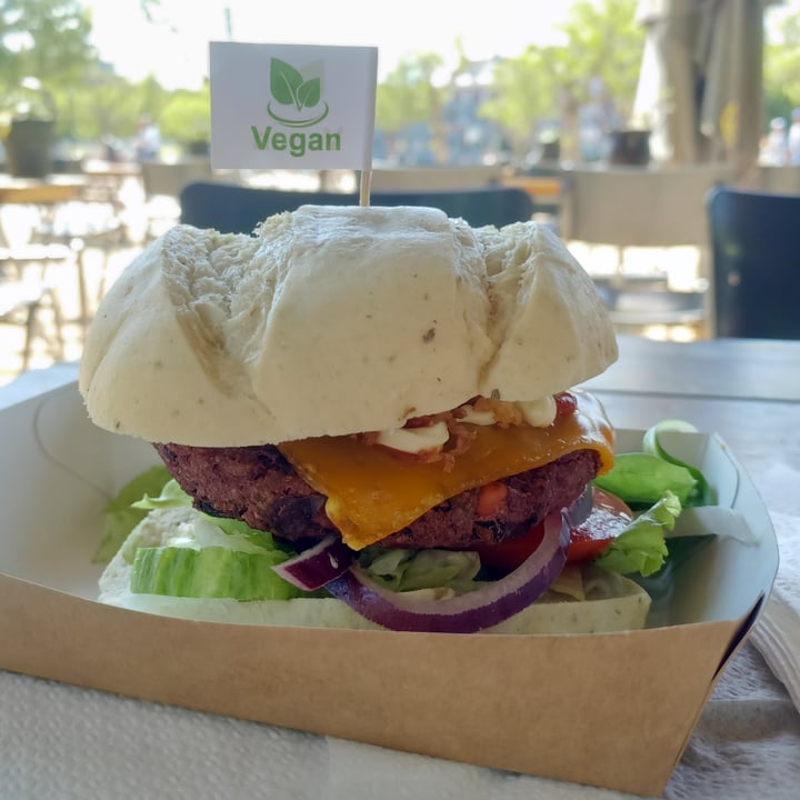 photo of FoodCrib Plant based burger shared by @marsss on  07 Aug 2022 - review