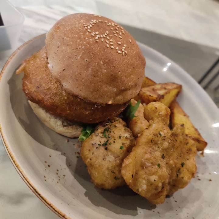 review photo of Real Food Portobello Burger shared by @lifeofkyt on 12 Nov 2022 - review