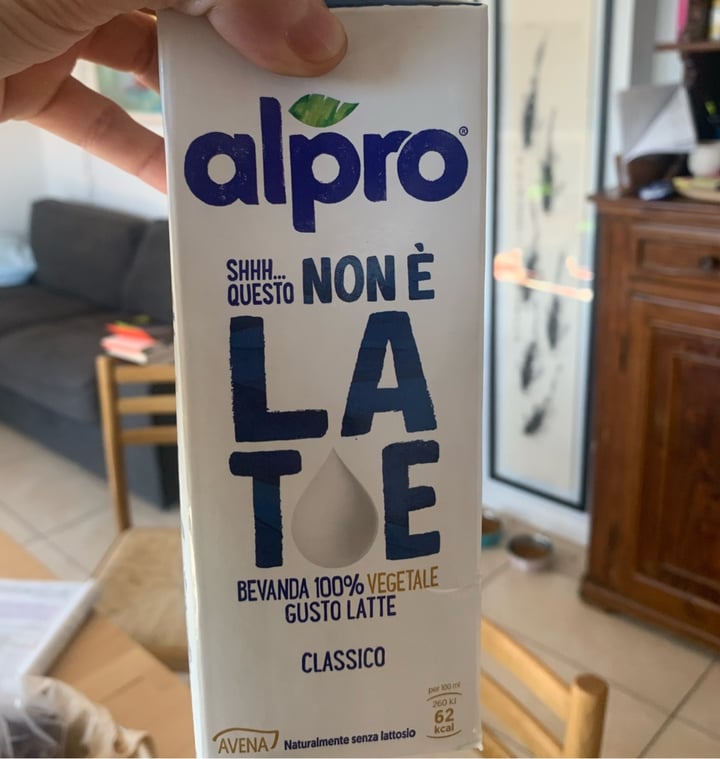 photo of Alpro This is Not Milk Classic Questo Non è Late Classico shared by @chiarabra on  25 Jun 2022 - review