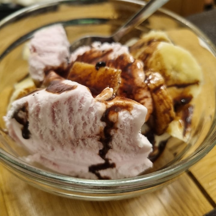 photo of Swedish Glace raspberry ice cream shared by @aamanda82 on  07 Nov 2022 - review
