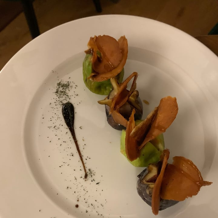 review photo of ORA Fichi Con Salame Piccante Vegano E Cialda Di Formaggio Vegano shared by @violetsandford on 02 Sep 2022 - review