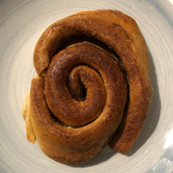 photo of Debby's Good Veggie Food Cinnamon Roll shared by @izaskunquilez on  30 Jan 2022 - review