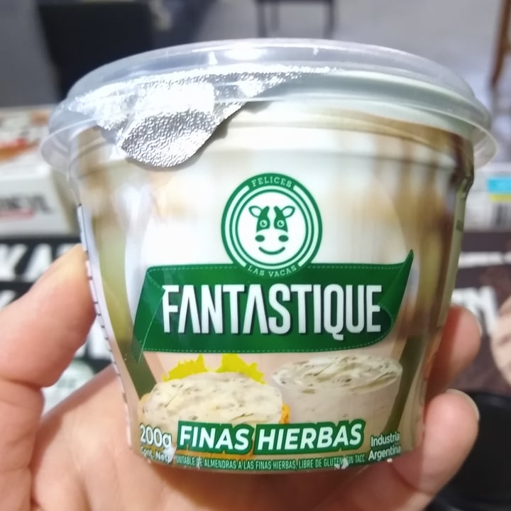 review photo of Felices Las Vacas Queso Untable Fantastique Finas Hierbas shared by @nazabonomo on 31 May 2021 - review