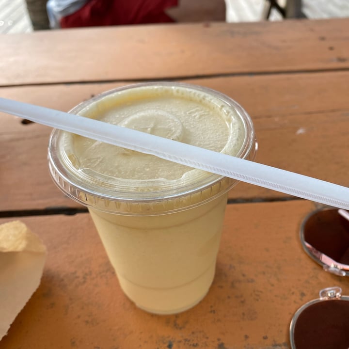 photo of Bashful Banana Bakery & Cafe Mango Tango Smoothie shared by @elisethyrum on  20 Aug 2022 - review