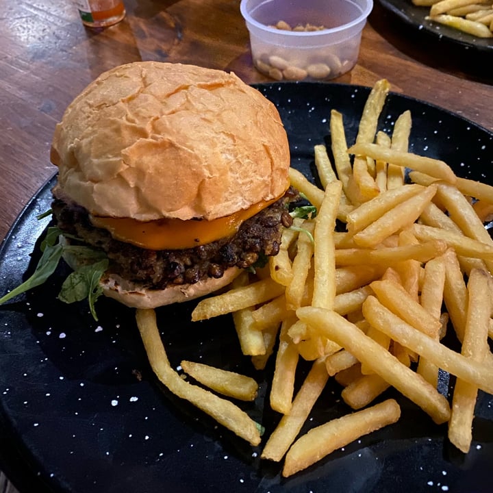 review photo of Holzen Hops Hamburguesa de Lentejas Vegan shared by @unaensalada on 06 Nov 2021 - review