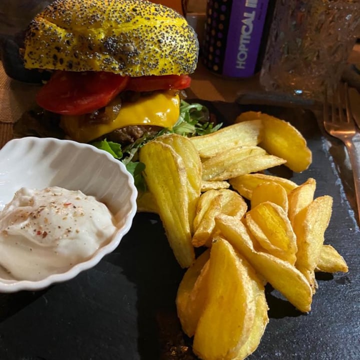 photo of Il Pangolino - Vegan Bistrot Beoynd Burger shared by @ale1000rr on  11 Dec 2021 - review