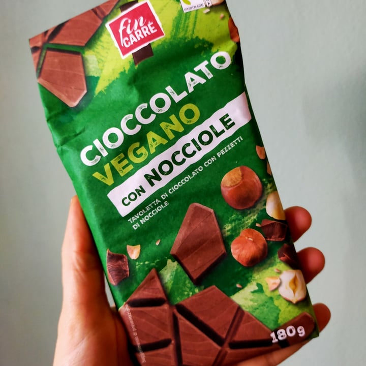 photo of Fin Carré Cioccolato vegano con nocciole shared by @valeveg92 on  16 Nov 2022 - review