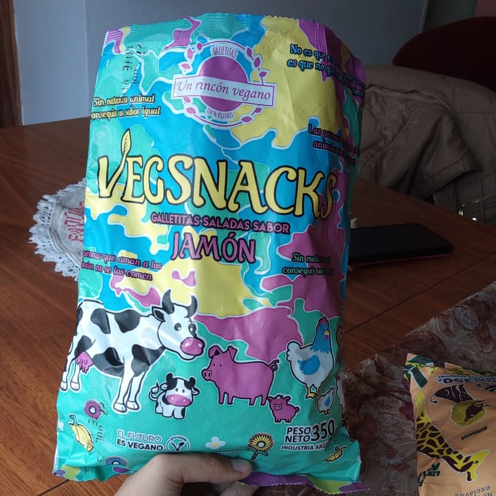 review photo of Un Rincón Vegano Vegsnacks Galletas Saladas sabor Jamon shared by @emmilanesa on 22 Feb 2022 - review