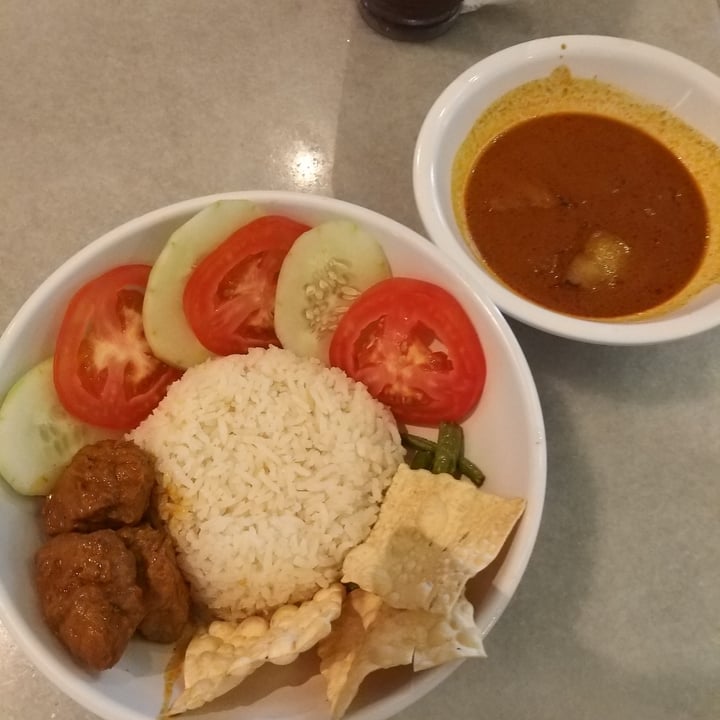 photo of Old Town White Coffee Meatless curry rice shared by @darkchocoholic on  16 Jun 2022 - review