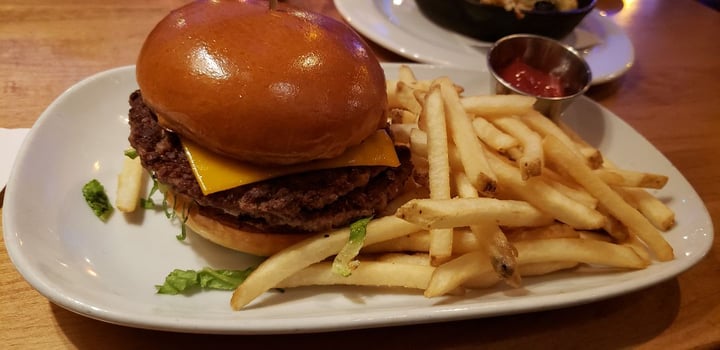 photo of House of Blues San Diego Impossible Burger 100% Vegan & Side Of Veggies shared by @sdrockervegan on  19 Dec 2019 - review