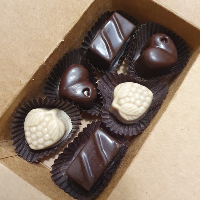 Photo of the dish “6 PC Chocolate Gift Box”