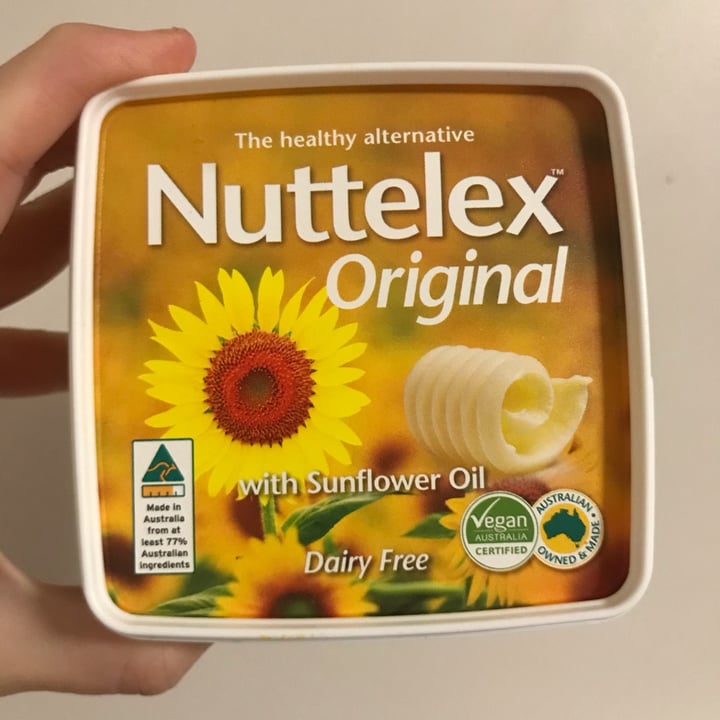 photo of Nuttelex Buttery Spread with Sunflower Oil shared by @veggi-bella on  09 Nov 2021 - review