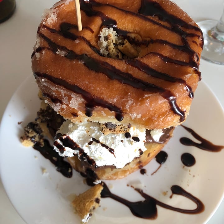 photo of Ruta 42 Donut V42 shared by @tx on  19 Aug 2021 - review