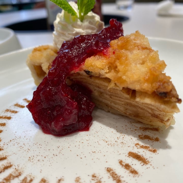 review photo of Green Common Apple pie shared by @taila92 on 05 Jan 2021 - review