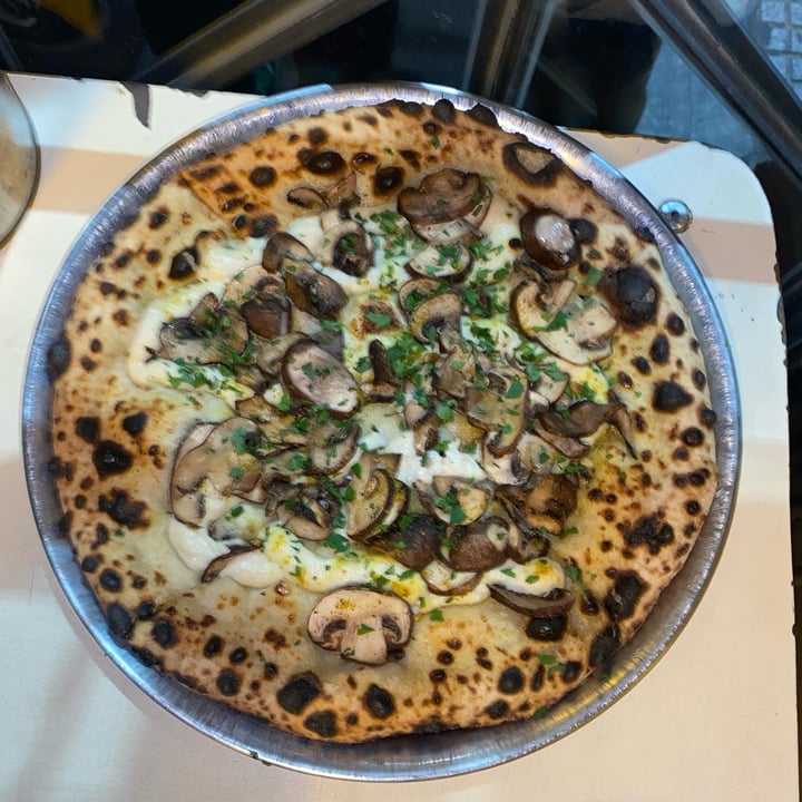 photo of Electrica Pizza Magic Mushroom shared by @inespressable on  29 Apr 2022 - review