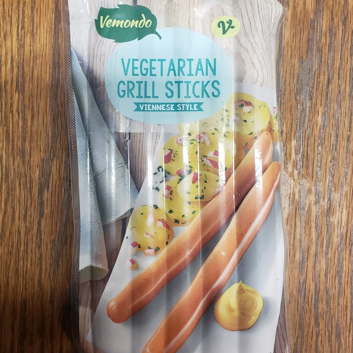 photo of Vemondo vegetarian grill sticks shared by @cleber on  29 Apr 2022 - review