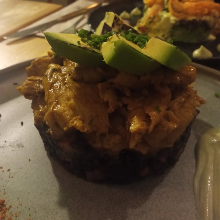 photo of Avocado Love Curry De Heura Con Arroz Negro shared by @susansublime on  26 Oct 2022 - review