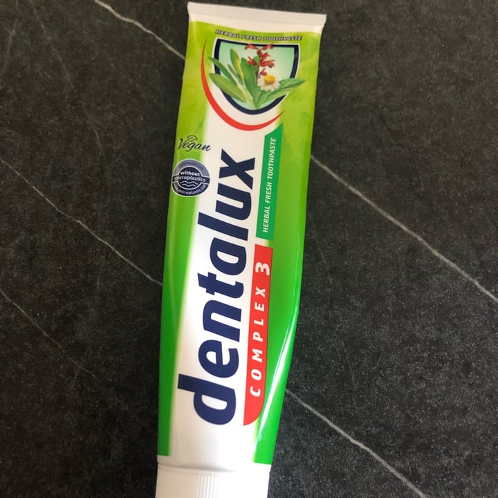 review photo of Dentalux Complex 3 crema dental shared by @saras90 on 07 Nov 2022 - review