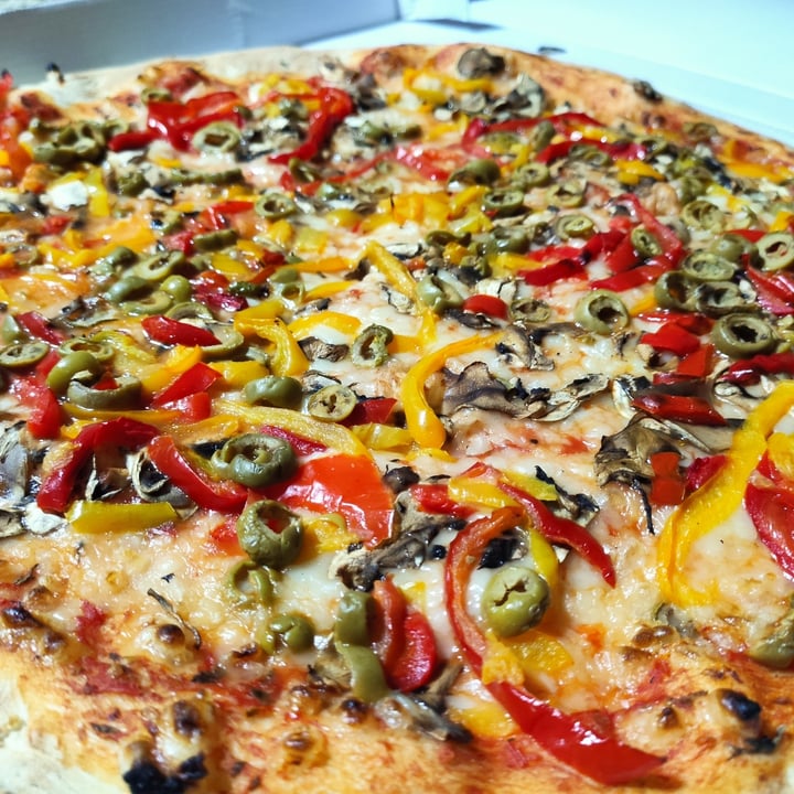 photo of Dolce Vita Pizzería Pizza Vegana shared by @zalo93 on  21 Sep 2020 - review