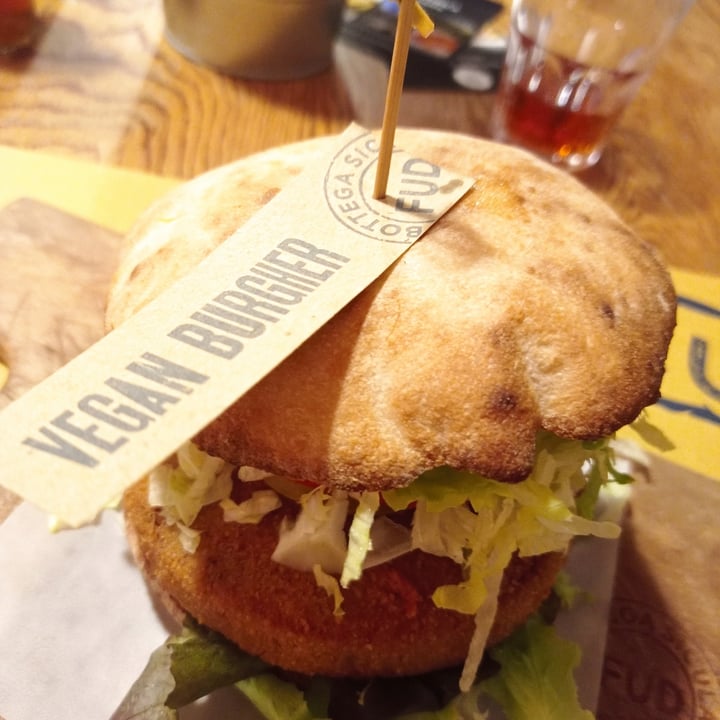 photo of Fud Bottega sicula vegan Burger shared by @susannatuttapanna on  20 Nov 2022 - review