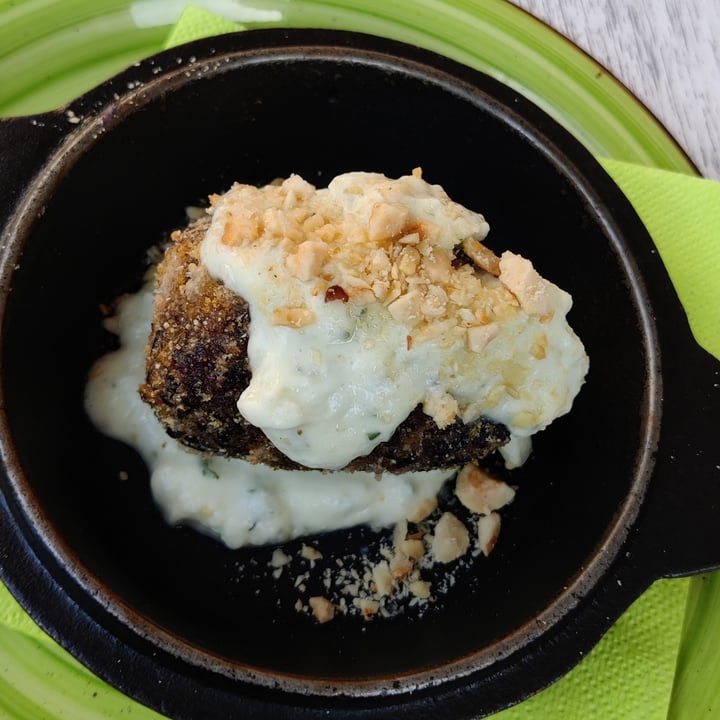 review photo of Buddy Italian Restaurant Cafè Polpette di ceci e lenticchie al limone su hummus di barbabietola e con verdure di stagione shared by @vanemati on 23 Mar 2022 - review