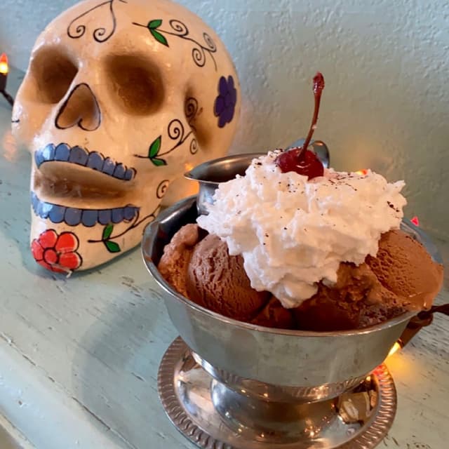 Photo of the dish “The deathstar sundae”