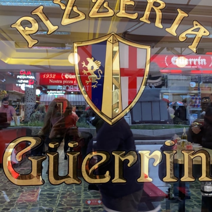 review photo of Pizzería Güerrin Pizza Fugazzeta Vegana shared by @happinesita on 29 Jun 2021 - review
