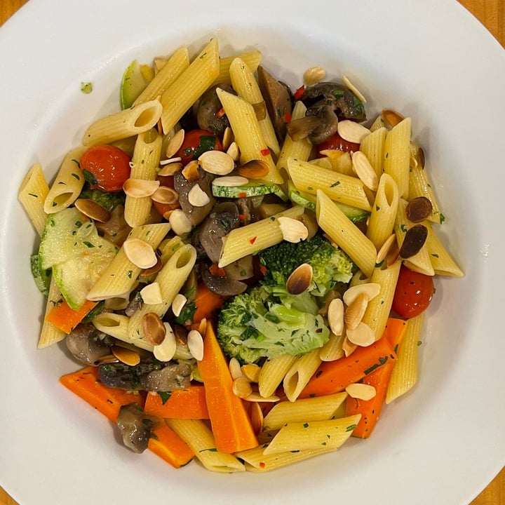 review photo of Kilimanjaro Restaurante Penne com cogumelos e legumes shared by @nivearando on 25 Jul 2021 - review