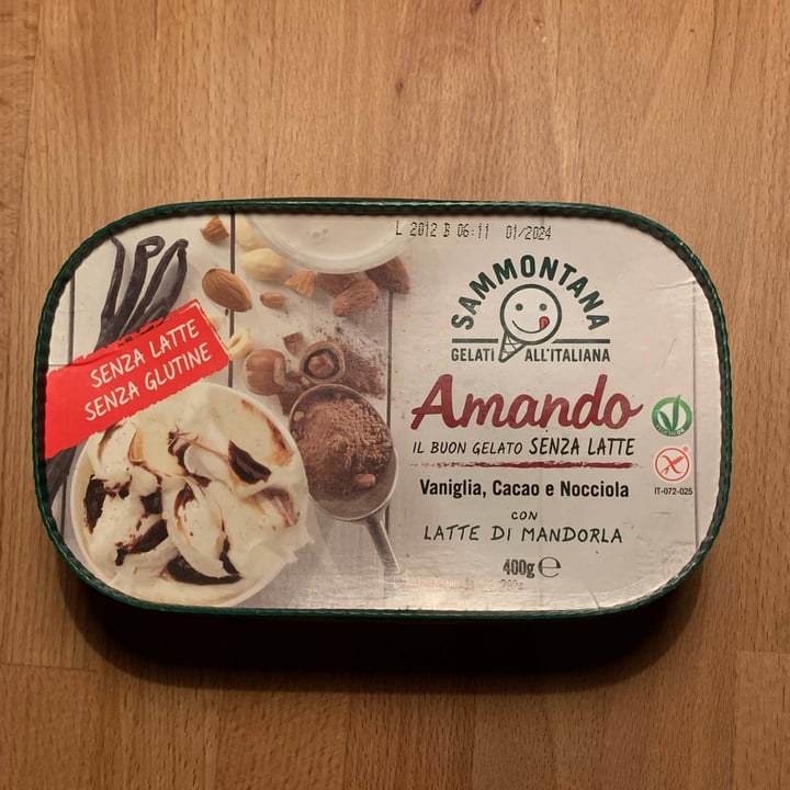 review photo of Sammontana Amando Sammontana gelato Vaniglia Cacao Nocciola shared by @vegamomo on 13 Apr 2022 - review