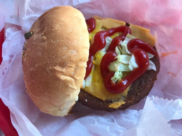 review photo of COMET 984 - 50's Diner Cheese burger shared by @julietasphotos on 15 Mar 2020 - review