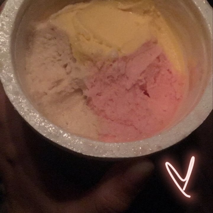 review photo of Alchemy Helado de Turmeric Latte shared by @catalinabuffarini on 21 Nov 2021 - review