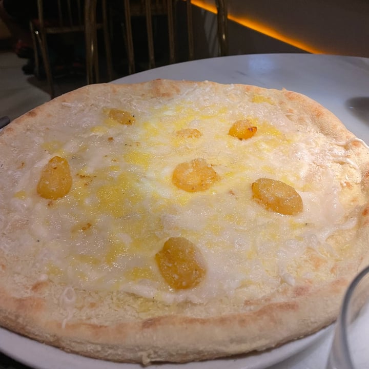 photo of Choose Ristorante Naturale pizza oro shared by @noeliaperez on  30 Aug 2022 - review