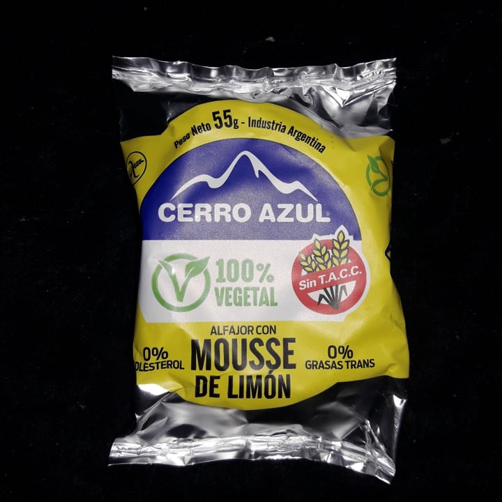 review photo of Cerro Azul Alfajor con Mousse de Limón shared by @jimmyv on 22 Jul 2021 - review
