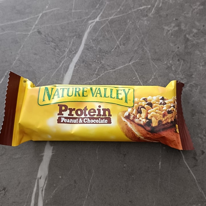 photo of Nature Valley peanut and chocalate protein shared by @pluie on  23 Sep 2022 - review