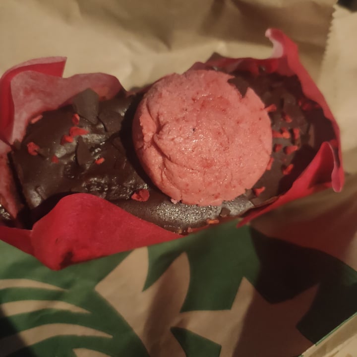 photo of Starbucks Vegan Chocolate and Raspberry Mini Loaf Cake shared by @clare-cooling on  17 Jan 2021 - review