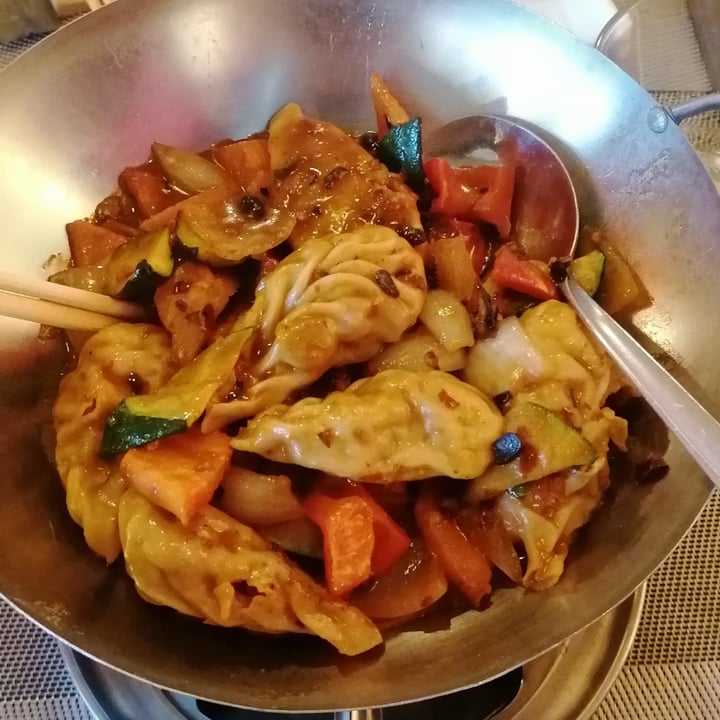 photo of Ristorante Long Jin di Yu Nana Mini wok di ravioli e verdure shared by @lauzab on  13 Apr 2022 - review