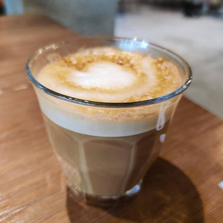 photo of Genius Central Singapore Soy flat white shared by @fourdollars on  15 Aug 2020 - review