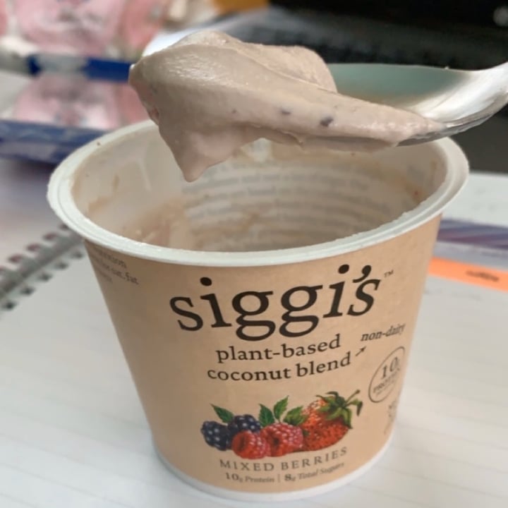 photo of siggi’s Mixed berries shared by @veghui on  08 Mar 2020 - review