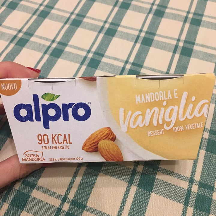 photo of Alpro Dessert mandorla e vaniglia 90Kcal shared by @robyn80 on  26 Dec 2021 - review
