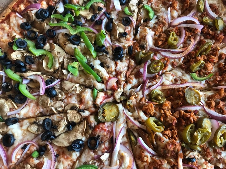 photo of Pizza Stuff Hipódromo - Pizzas veganas o tradicionales Tijuana Pizza Mexicana shared by @veganlocos on  25 Oct 2019 - review