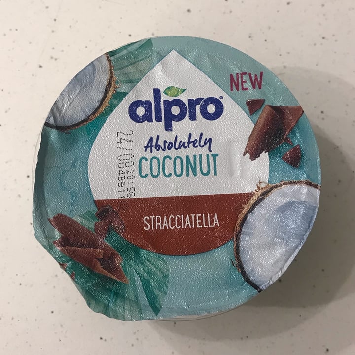 photo of Alpro Absolutely Coconut Stracciatella shared by @ariannaarisio on  27 Jul 2022 - review