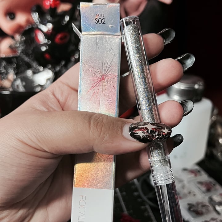 review photo of focallure starlight liquid eyeshadow shared by @hollowist on 02 Aug 2022 - review